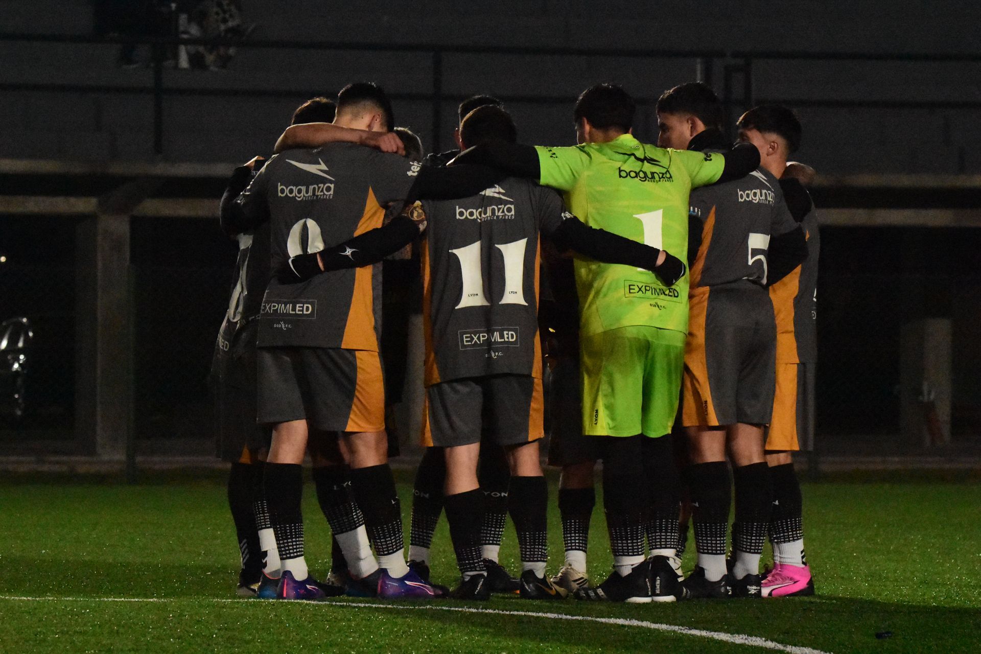 Plantel y estilo de juego de Primera División